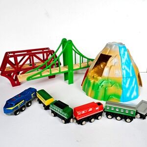 Imaginarium Train Set Bridges Mountain with 6 Piece‎ Magnetic Trains Thomas 1581